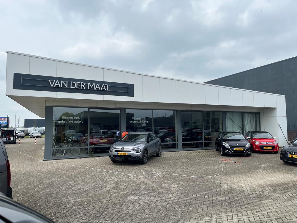 Hier het jaarlijks reinigen en spinnenbehandeling van de plaatstelijke citroen dealer uit Enkhuizen. 4