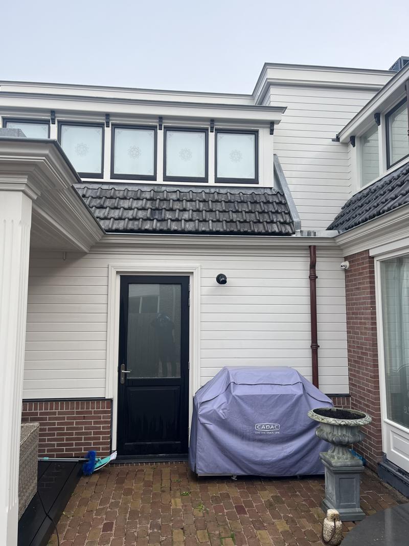 2 keer per jaar houtwerk laten reinigen 3