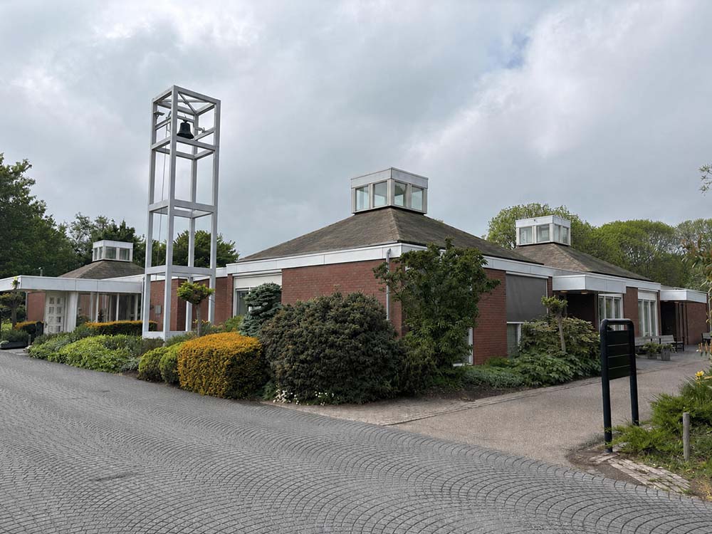 Dakreiniging crematorium in Hoorn